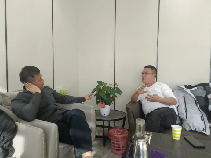 麦田守望（成都）品牌管理有限公司来秦商总会乡村振兴工作委员会座谈交流，寻求新农品产、供、销一体化合作(图3)