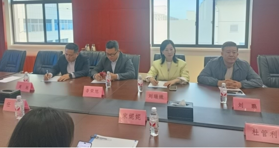 社企联姻，秦商赋新能‖ 秦商总会乡村振兴工作委员会组织总会服务中心及相关企业走进陕西秦龙乳业集团，考察5G智慧农场、调研羊奶产业，探索家庭农场养殖新模式，带动区域乡村发展，推动乡村全面振兴(图26)
